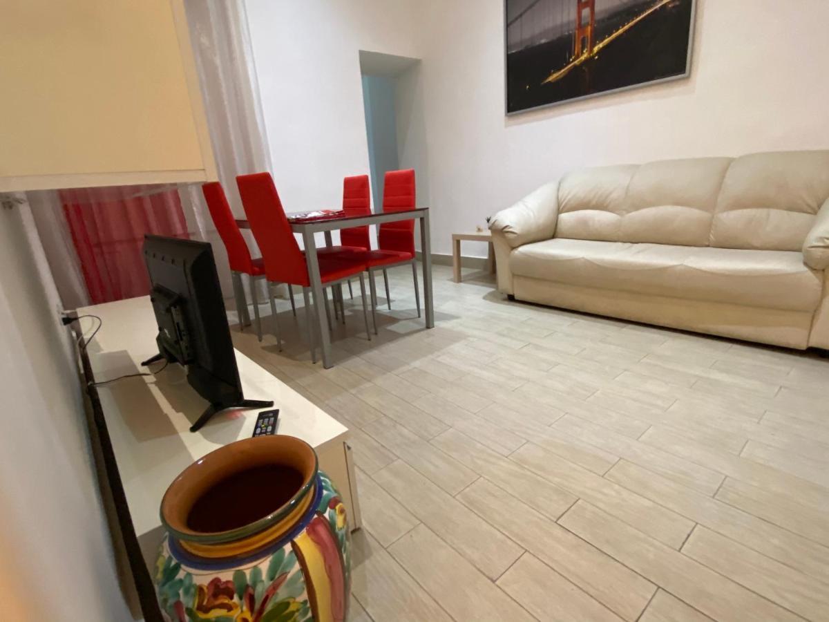 קטאניה Casa Vacanza La Collegiata מראה חיצוני תמונה