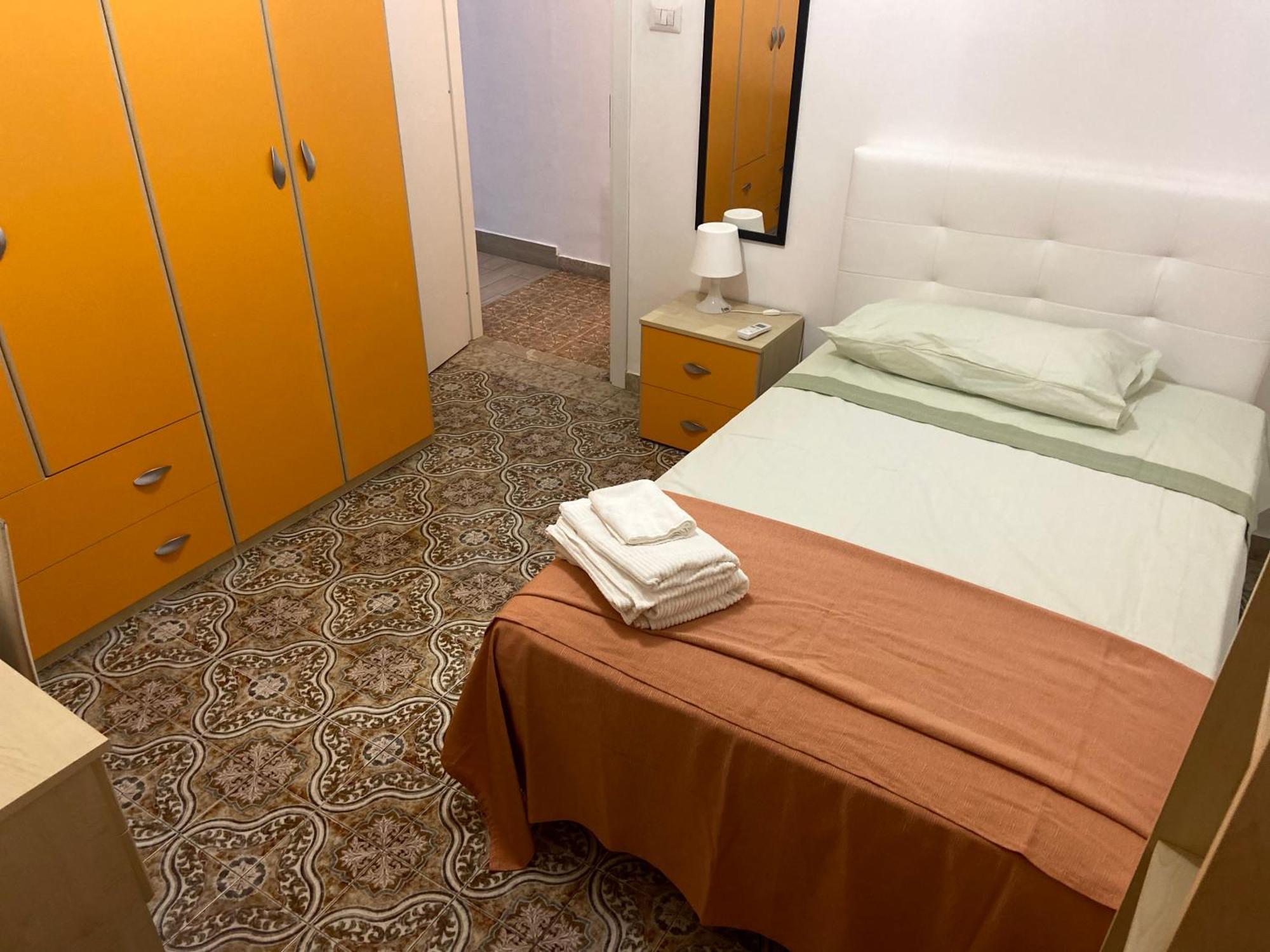 קטאניה Casa Vacanza La Collegiata מראה חיצוני תמונה