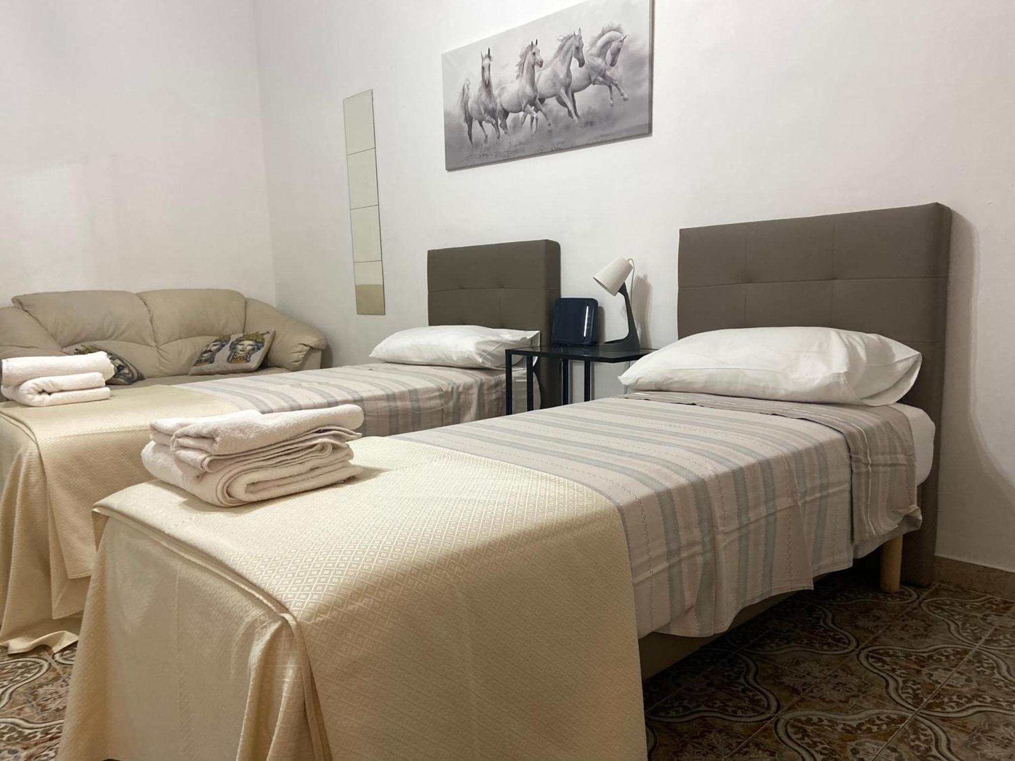קטאניה Casa Vacanza La Collegiata מראה חיצוני תמונה