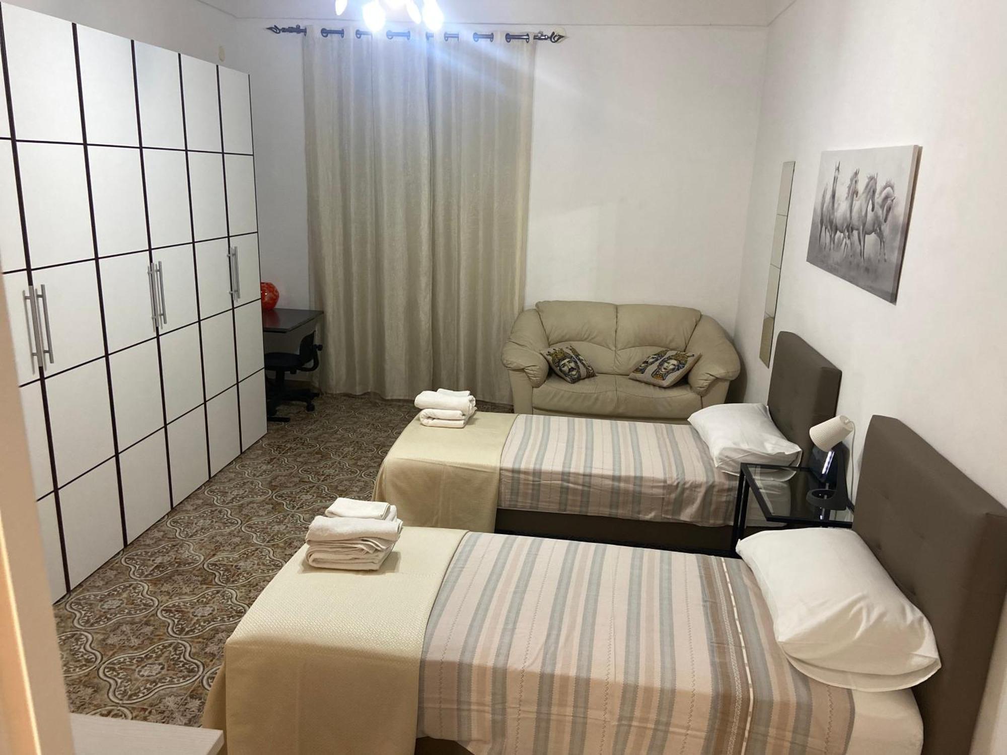קטאניה Casa Vacanza La Collegiata מראה חיצוני תמונה